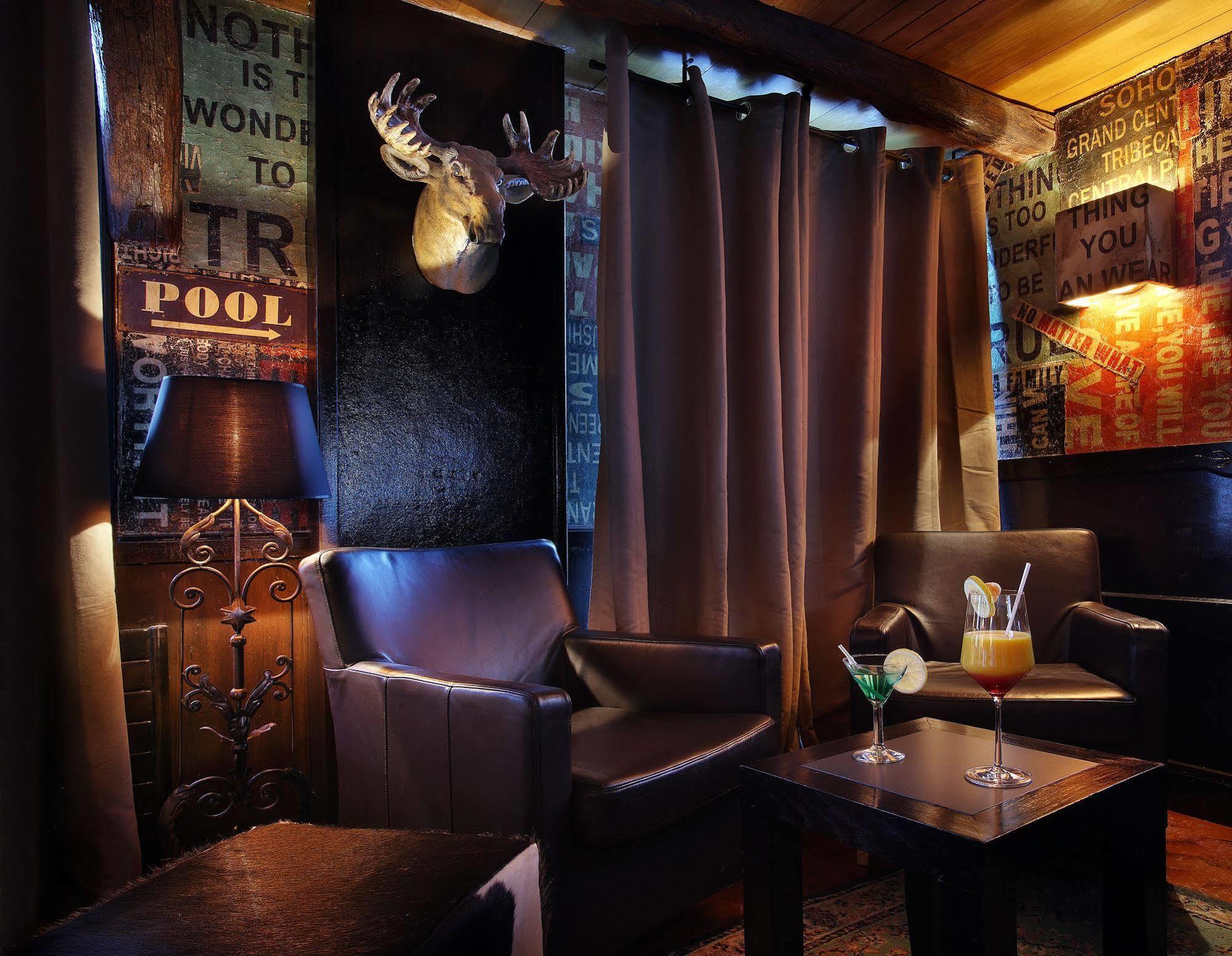 Hotel Tournier คูร์เชอแวล ภายนอก รูปภาพ